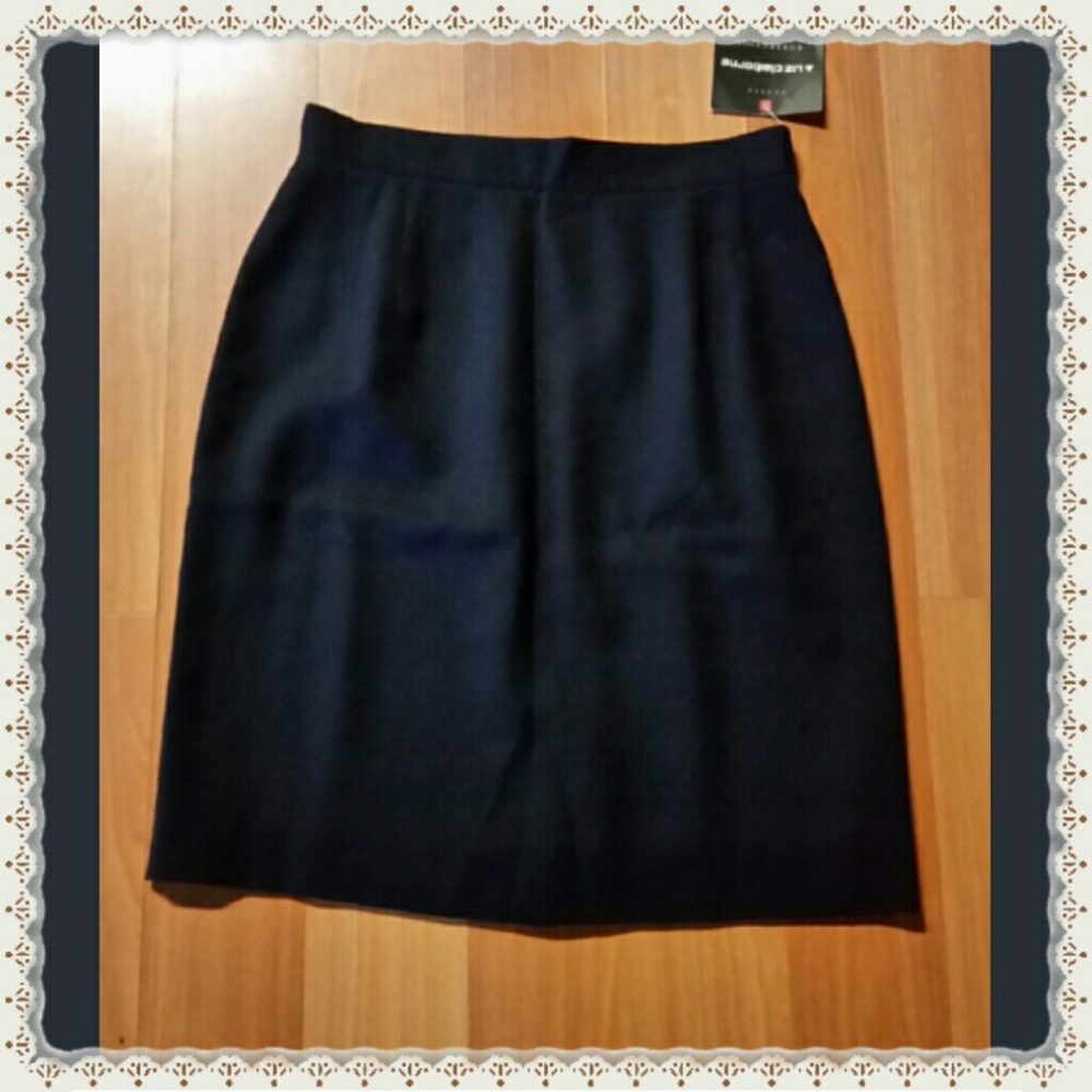 Liz Claiborne Navy Skirt - Picture 2 of 5